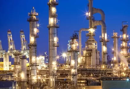 Segurança e Conformidade: Requisitos de Medição de Pressão na Indústria Petroquímica